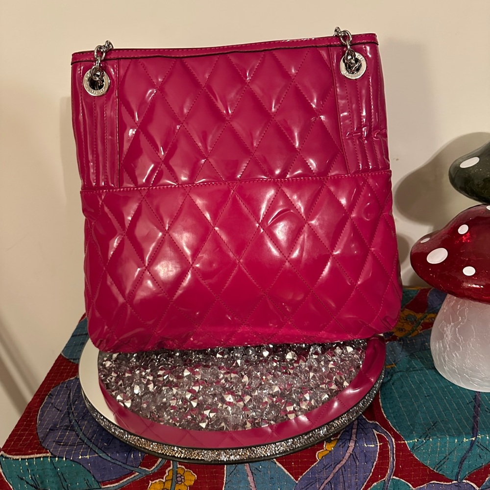 Coach Poppy Quilted Patent Leather shoulder bag. - Picture 3 of 10